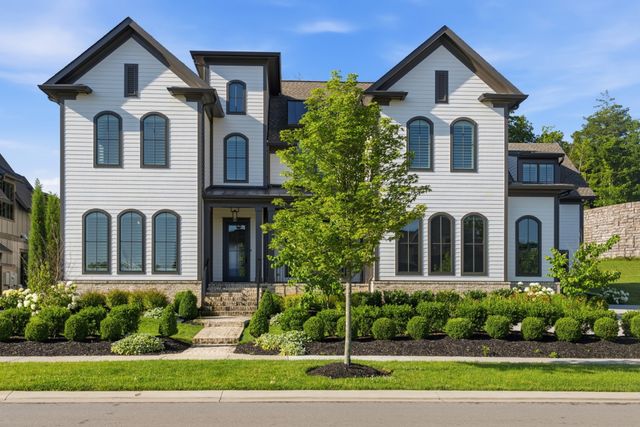 8068 Heirloom Blvd, College Grove, TN 37046