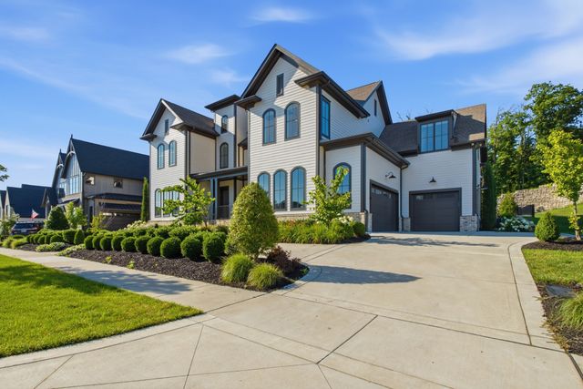 8068 Heirloom Blvd, College Grove, TN 37046