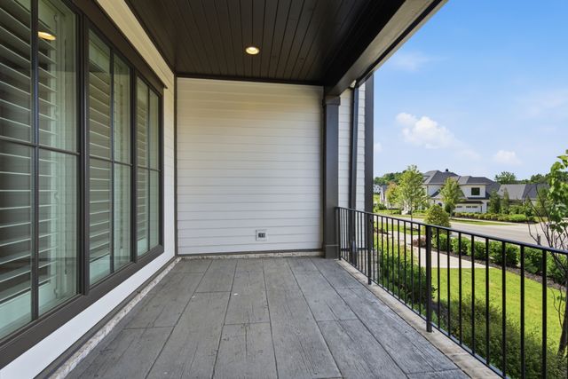 8068 Heirloom Blvd, College Grove, TN 37046