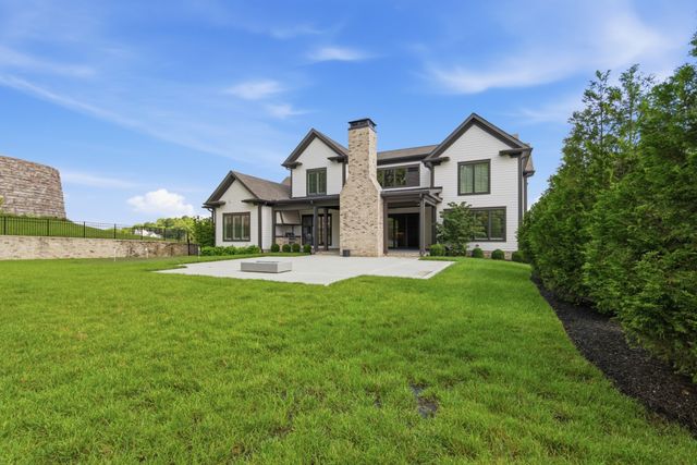 8068 Heirloom Blvd, College Grove, TN 37046
