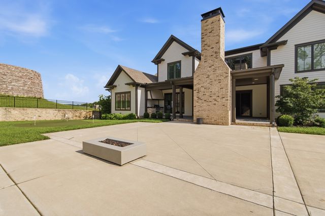 8068 Heirloom Blvd, College Grove, TN 37046
