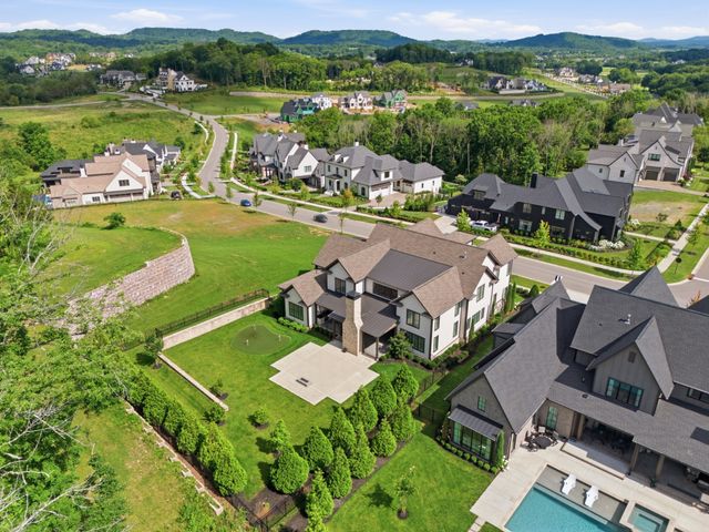 8068 Heirloom Blvd, College Grove, TN 37046