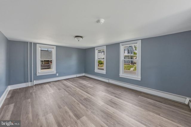 734 S EAST AVE, Vineland, NJ 08360