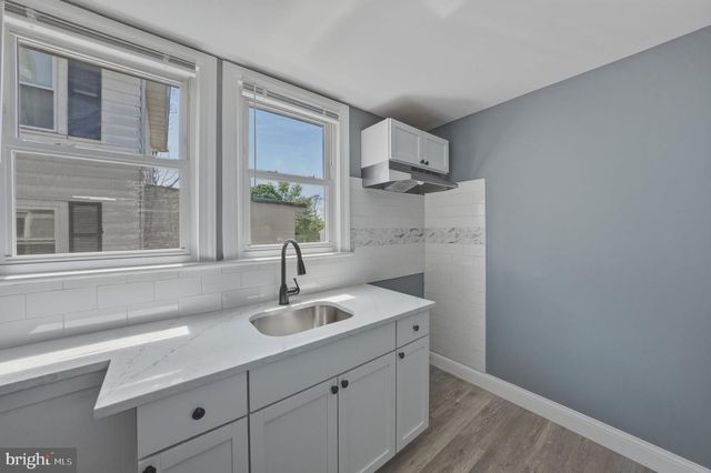734 S EAST AVE, Vineland, NJ 08360