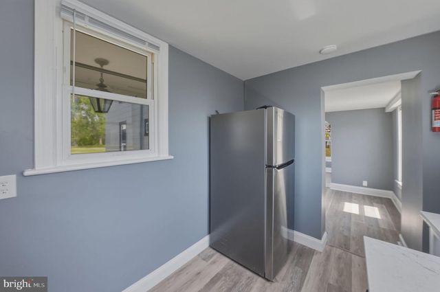 734 S EAST AVE, Vineland, NJ 08360