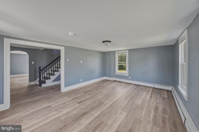734 S EAST AVE, Vineland, NJ 08360