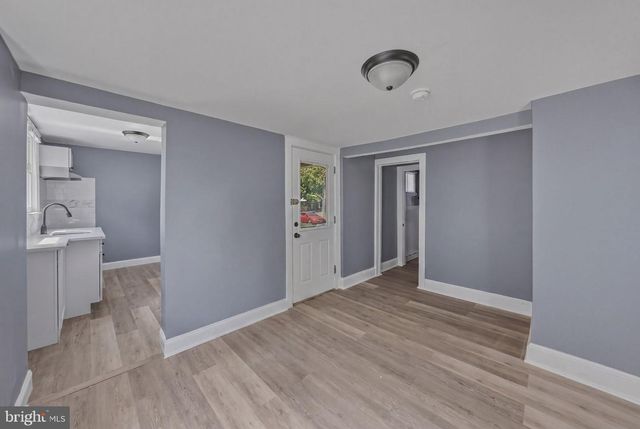 734 S EAST AVE, Vineland, NJ 08360