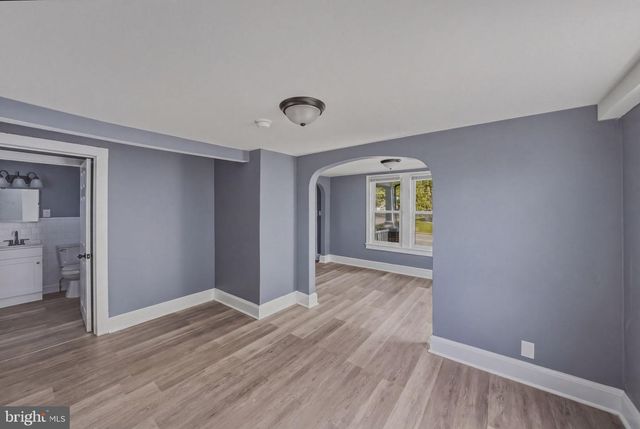 734 S EAST AVE, Vineland, NJ 08360