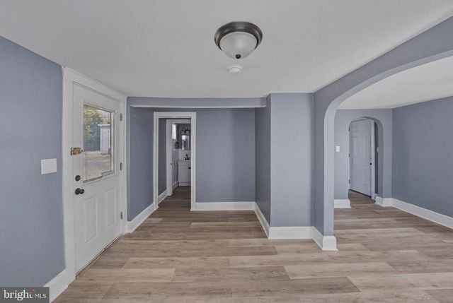 734 S EAST AVE, Vineland, NJ 08360