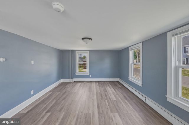 734 S EAST AVE, Vineland, NJ 08360