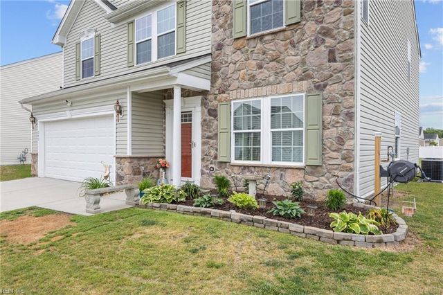 242 Hawksbill LN, Newport News, VA 23601