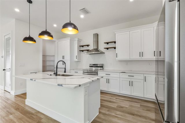 120 E GLADYS STREET 5, Tampa, FL 33602