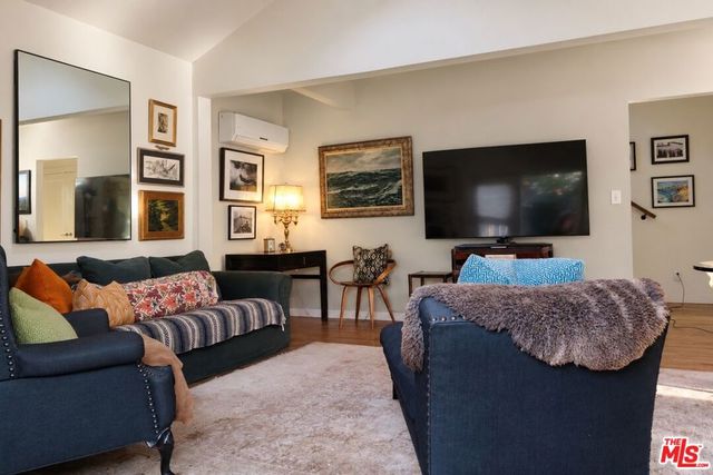 1514 Angelus, Los Angeles, CA 90026