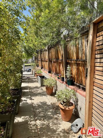 1514 Angelus, Los Angeles, CA 90026