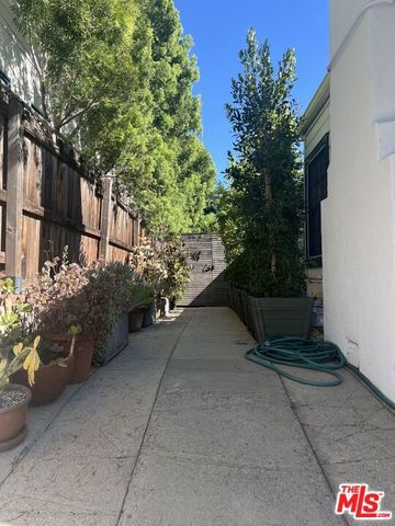 1514 Angelus, Los Angeles, CA 90026