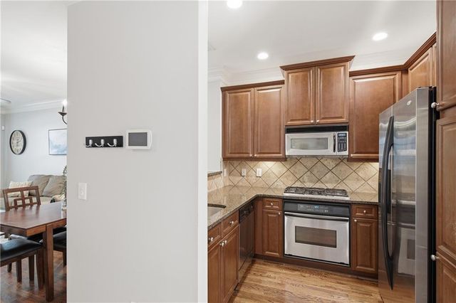 1147 Glenridge Place, Atlanta, GA 30342