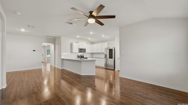 221 Tule Canyons, Schertz, TX 78108