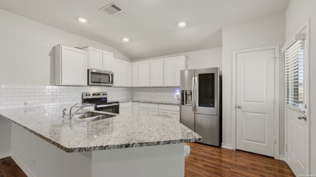 221 Tule Canyons, Schertz, TX 78108