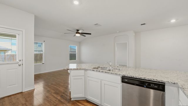 221 Tule Canyons, Schertz, TX 78108