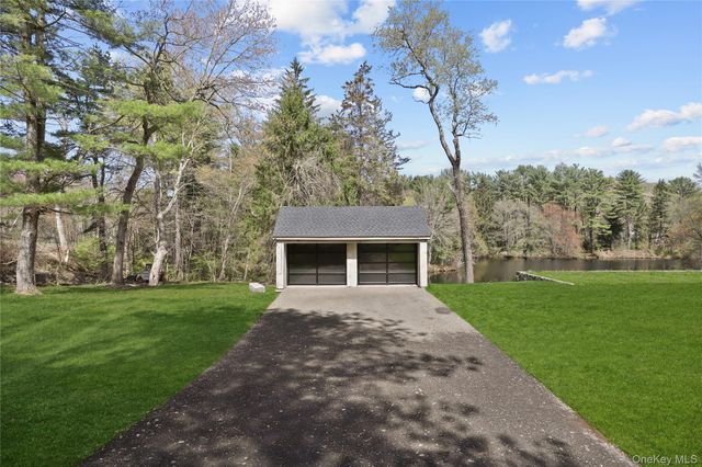39 Old Snake Hill Road, Pound Ridge, NY 10576