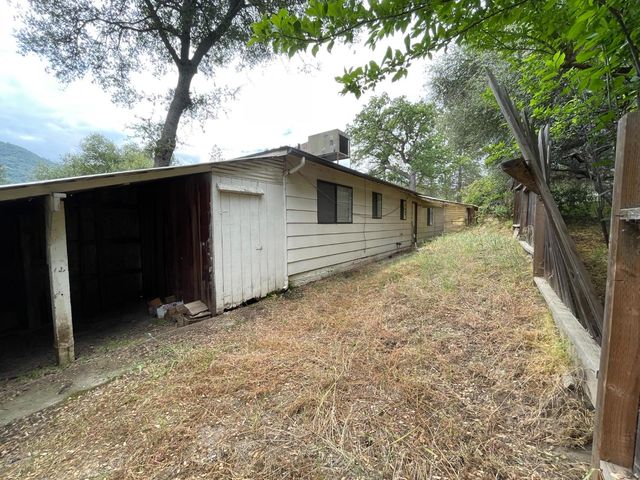 40341 Redbud Drive, Oakhurst, CA 93644