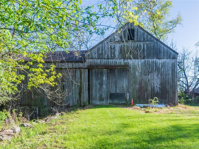 111 Browns Road, Walden, NY 12586