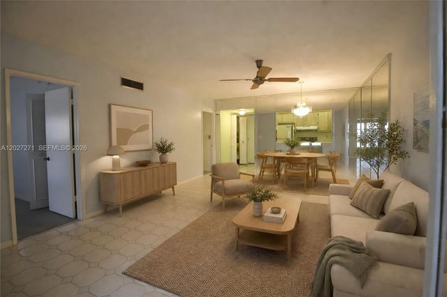 5621 SW 2nd Court 101, Margate, FL 33068
