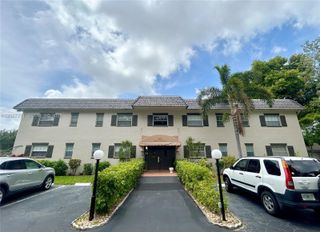 5621 SW 2nd Court 101, Margate, FL 33068