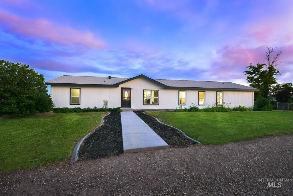 6385 Melba Road, Melba, ID 83641