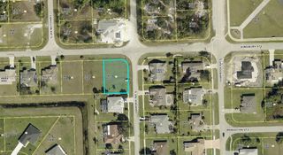 648 Kingsbury Street E, Lehigh Acres, FL 33974