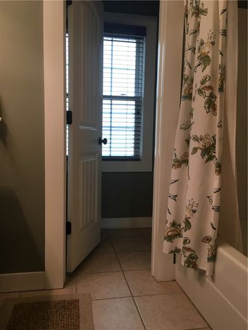 1417 N Addington Avenue, Fayetteville, AR 72703