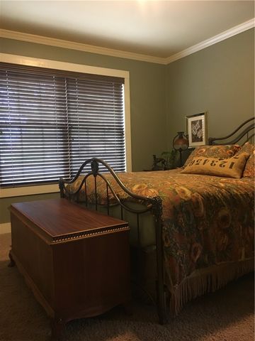 1417 N Addington Avenue, Fayetteville, AR 72703