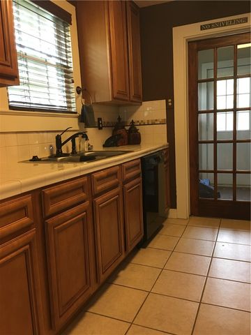 1417 N Addington Avenue, Fayetteville, AR 72703
