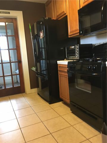 1417 N Addington Avenue, Fayetteville, AR 72703