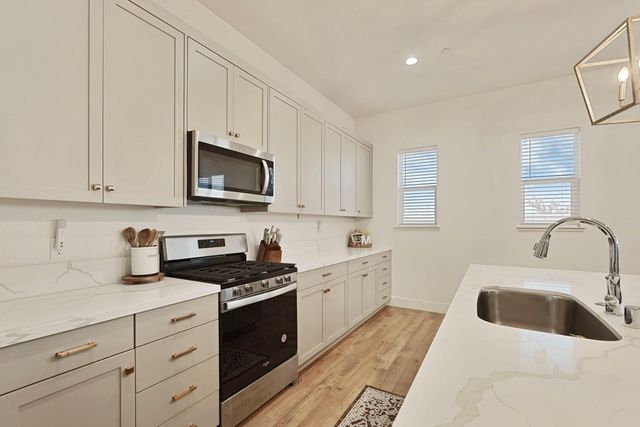 394 Vinal Dr, Manteca, CA 95337
