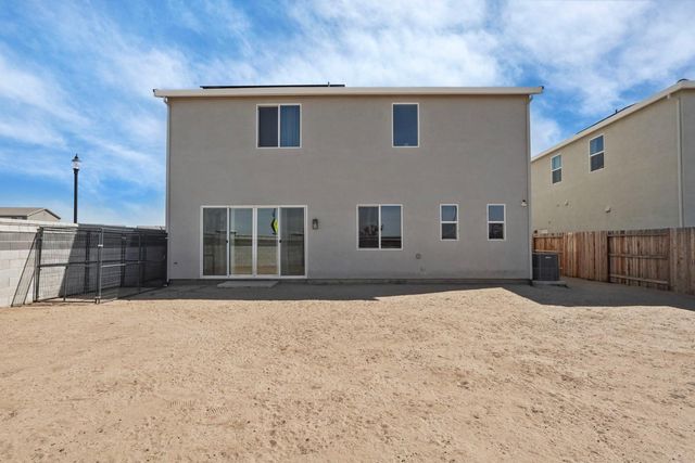 394 Vinal Dr, Manteca, CA 95337