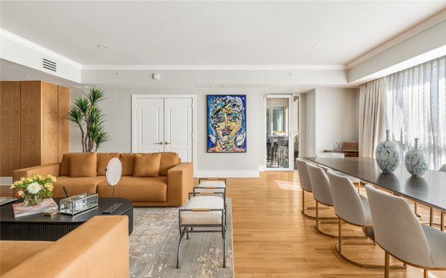 3401 Lee Parkway 404, Dallas, TX 75219