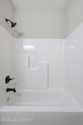 617 Ridge Crest Dr, Harrodsburg, KY 40330
