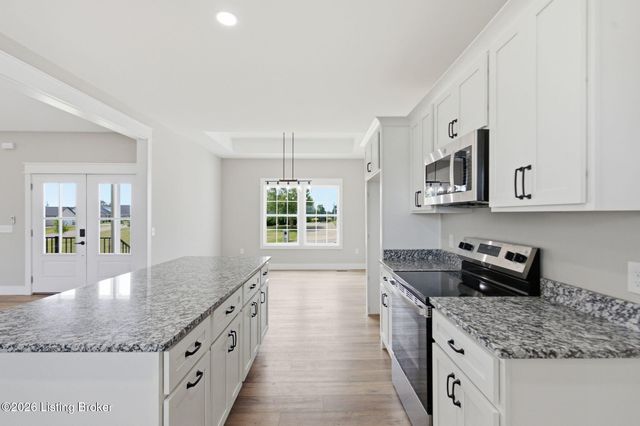 617 Ridge Crest Dr, Harrodsburg, KY 40330