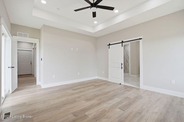 617 Ridge Crest Dr, Harrodsburg, KY 40330