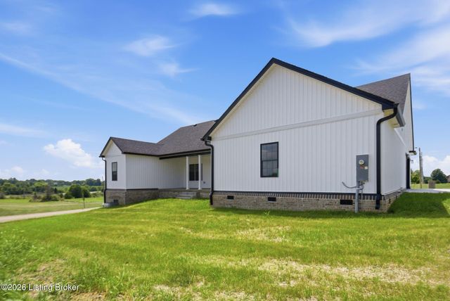 617 Ridge Crest Dr, Harrodsburg, KY 40330