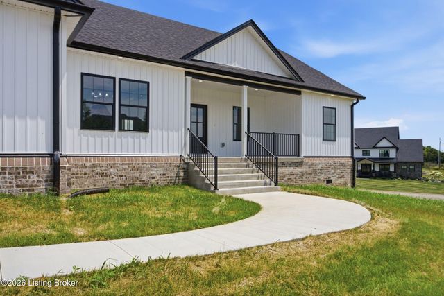 617 Ridge Crest Dr, Harrodsburg, KY 40330