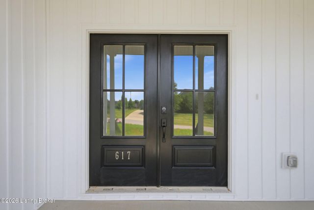 617 Ridge Crest Dr, Harrodsburg, KY 40330