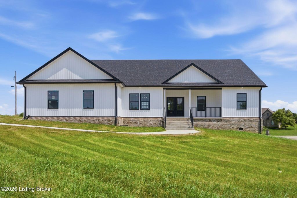 617 Ridge Crest Dr, Harrodsburg, KY 40330
