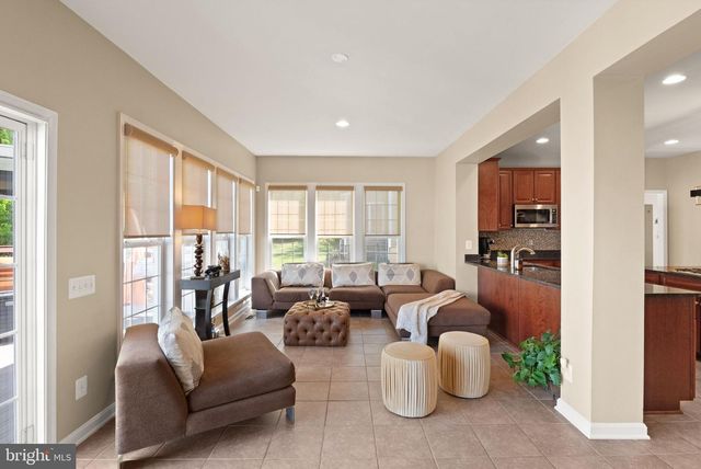 25831 RAWLEY SPRINGS DR, Chantilly, VA 20152