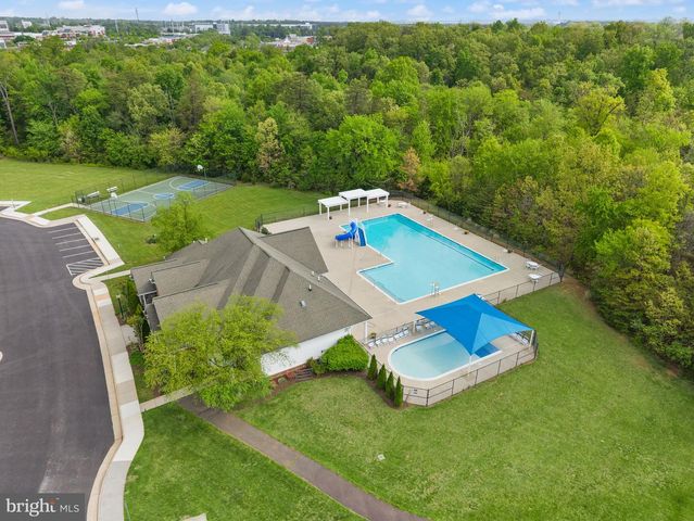 25831 RAWLEY SPRINGS DR, Chantilly, VA 20152