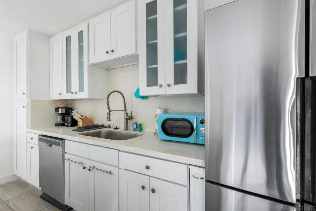 8529 Villa La Jolla Drive E, La Jolla, CA 92037