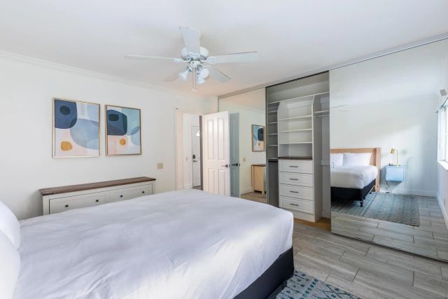 8529 Villa La Jolla Drive E, La Jolla, CA 92037