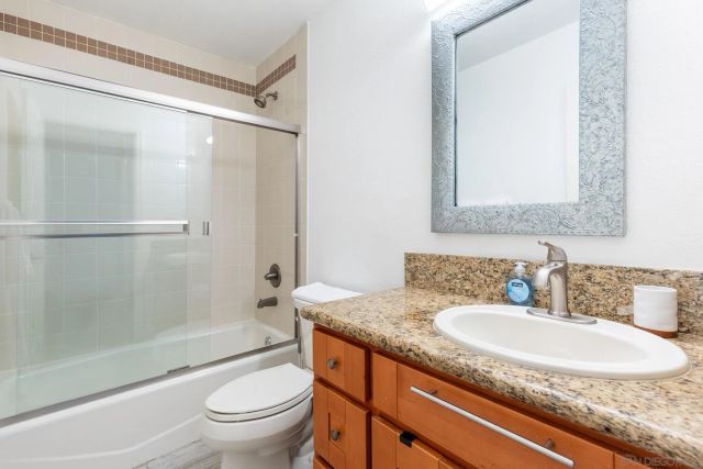 8529 Villa La Jolla Drive E, La Jolla, CA 92037