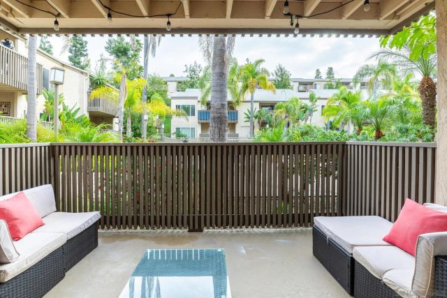 8529 Villa La Jolla Drive E, La Jolla, CA 92037